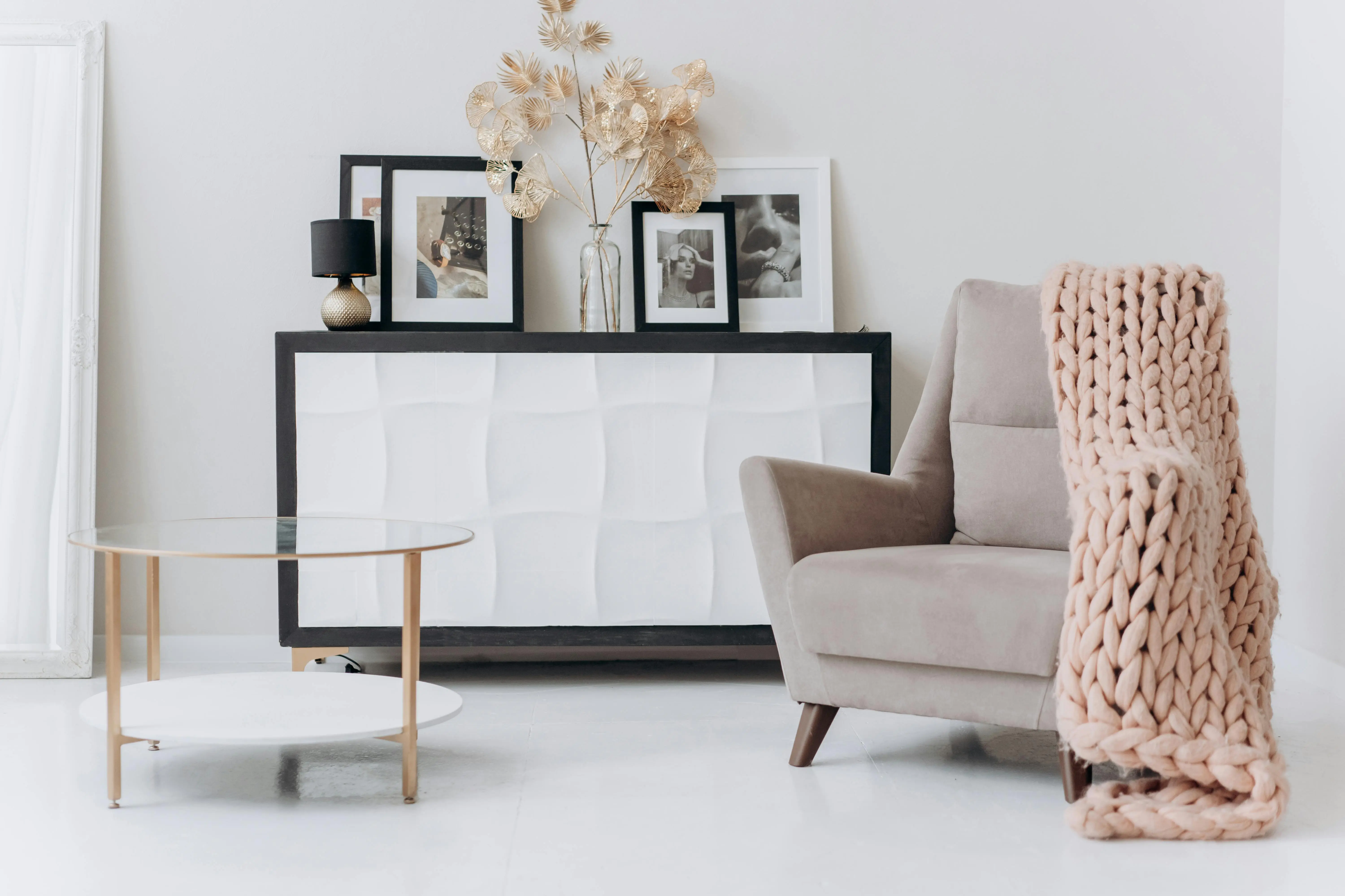 Clean and peaceful living space after a full home declutter